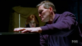 Fringe-1x08-The-Equation_561