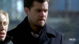 Fringe-1x11-Bound_526