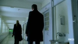 Fringe-1x01-Pilot-Pilot_297