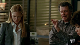 Fringe-1x02-The-Same-Old-Story_276