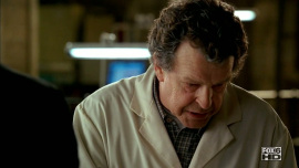 Fringe-1x02-The-Same-Old-Story_345