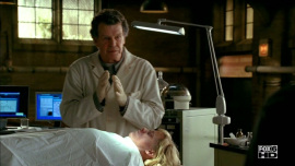 Fringe-1x02-The-Same-Old-Story_374