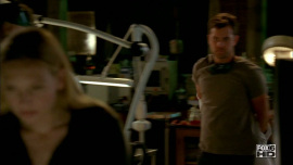 Fringe-1x02-The-Same-Old-Story_459