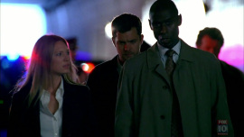 Fringe-1x03-The-Ghost-Network_111