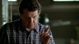 Fringe-1x03-The-Ghost-Network_339