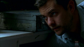 Fringe-1x03-The-Ghost-Network_412