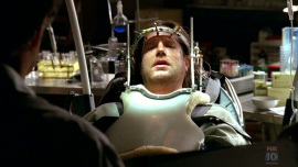 Fringe-1x03-The-Ghost-Network_461