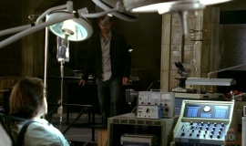 Fringe-1x03-The-Ghost-Network_426