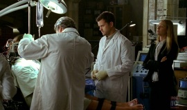 Fringe-1x03-The-Ghost-Network_435