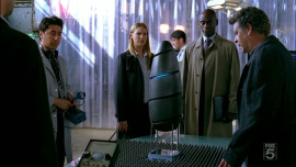 Fringe-1x04-The-Arrival_105