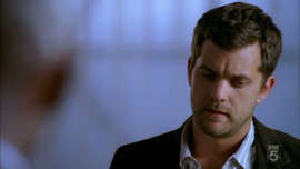 Fringe-1x04-The-Arrival_122