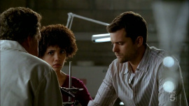 Fringe-1x04-The-Arrival_249