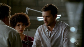 Fringe-1x04-The-Arrival_250