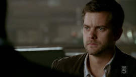 Fringe-1x04-The-Arrival_296