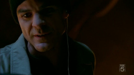 Fringe-1x04-The-Arrival_390