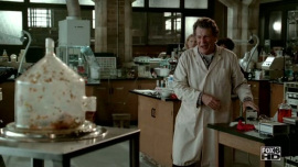 Fringe-1x06-The-Cure_196