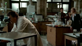 Fringe-1x06-The-Cure_204