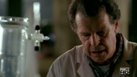 Fringe-1x06-The-Cure_451