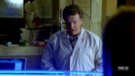 Fringe-1x07-In-Which-We-Meet-Mr.-Jones_081