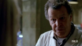 Fringe-1x07-In-Which-We-Meet-Mr.-Jones_127