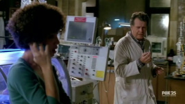 Fringe-1x07-In-Which-We-Meet-Mr.-Jones_299