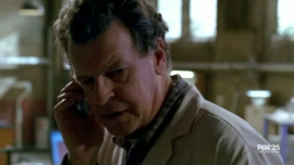 Fringe-1x07-In-Which-We-Meet-Mr.-Jones_305