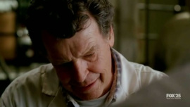 Fringe-1x07-In-Which-We-Meet-Mr.-Jones_331