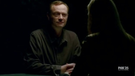 Fringe-1x07-In-Which-We-Meet-Mr.-Jones_438