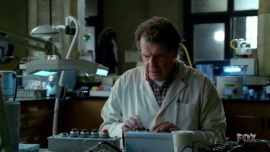 Fringe-1x08-The-Equation_117