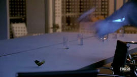 Fringe-1x09-The-Dreamscape_031