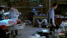 Fringe-1x09-The-Dreamscape_115