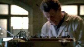 Fringe-1x09-The-Dreamscape_317