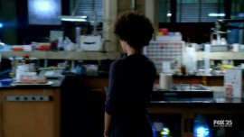 Fringe-1x10-Safe_232