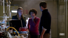 Fringe-1x12-The-No-Brainer_144