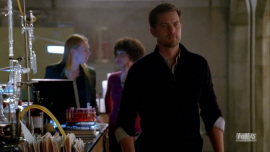 Fringe-1x12-The-No-Brainer_145